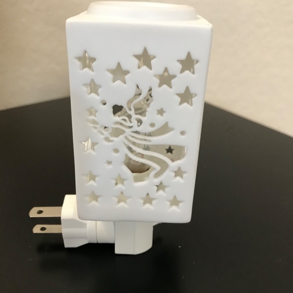 Angel Plug-In  Oil Warmer and Night Light NWOT - Picture 2 of 6